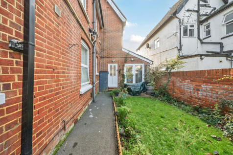 1384818-1-6926ea5...