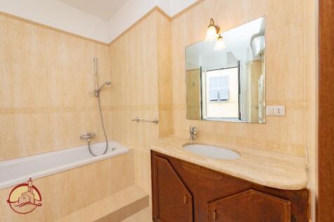 en suite bathroom