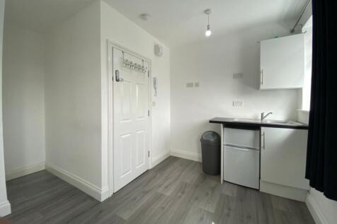 12 Sunningdale Avenue, Feltham, TW13 5JT