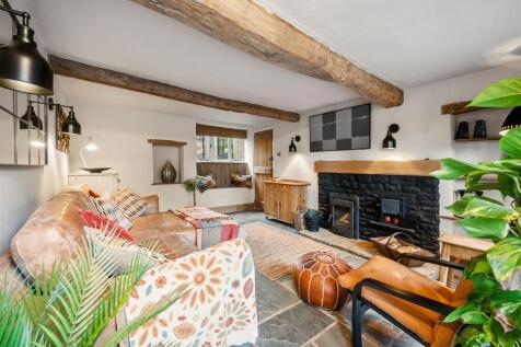 Saxton Mee Well Yard 0025.jpg