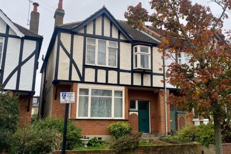 6 College Road Exterior 2.jpg