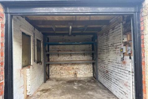 DOUBLE DETACHED GARAGE