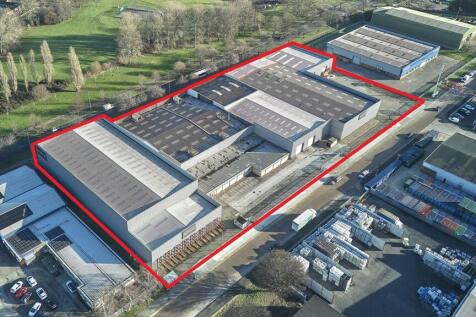 Light Industrial to rent in hull