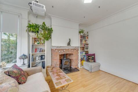 LOUNGE, KITCHEN AND DINER