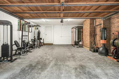 Garage/Gym