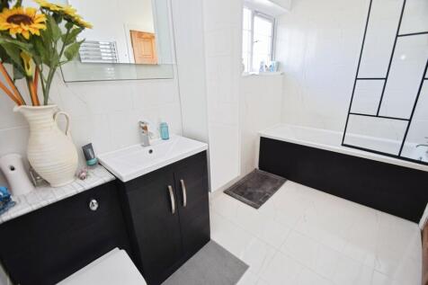 da74fb93-Bathroom...