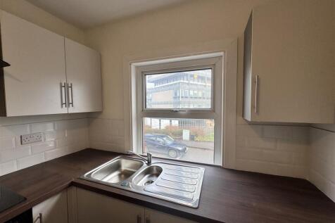 FLAT 5 (18).JPG