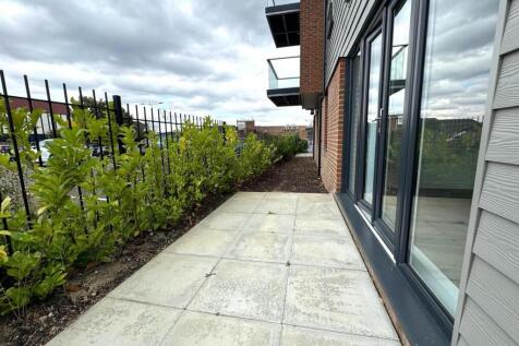 Patio pic 2.jpg