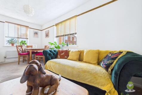 CAM01543G0-PR0135-STILL031