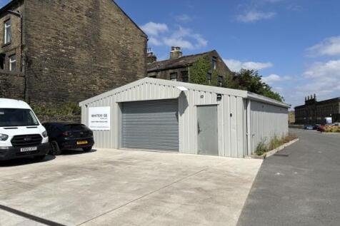 Light Industrial to rent in queensbury