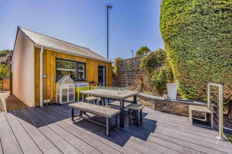 1 Christchurch Gardens, Waterlooville-Small-Portic