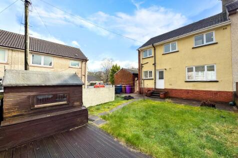 Oakwood Drive, Beith rear garden photo