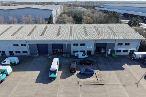 Distribution Warehouse to rent in normanton