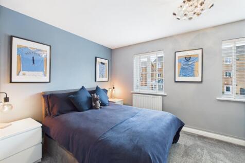 CAM03729G0-PR0079-STILL029