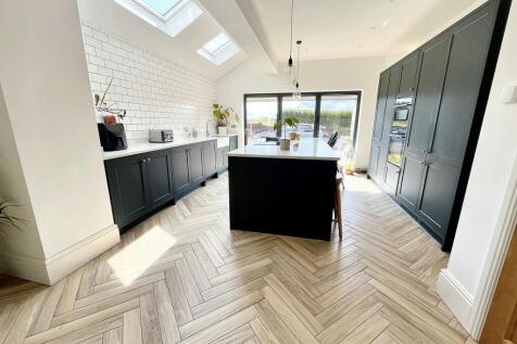 Dining Kitchen-Family Room