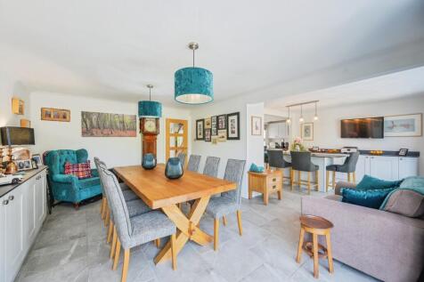 Dining & Breakfast Rooms