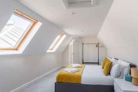 Master Bedroom Cottage 1