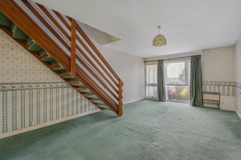 THE PROPERTY