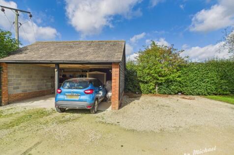 CAM02773G0-PR0357-STILL037