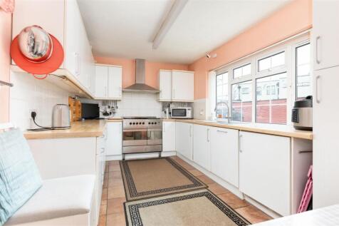 4 St Marys Close-8.jpg