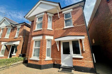 5 Bedroom House in BH9 2PF