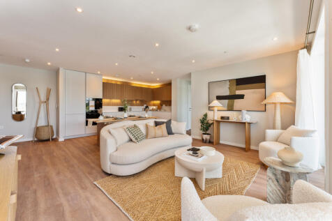 3 Bedroom Flat in BH15 1HX
