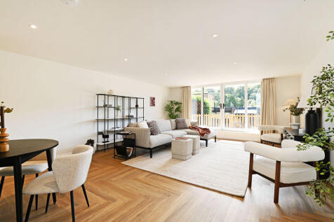 Open Plan Living / Dining