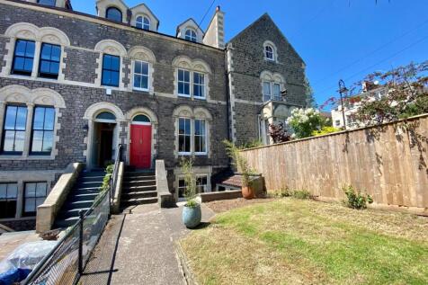 Video Tour Available | RPZ Available | Light & Airy | Unfurnished | Close to Local Amenities *** Video Tour Available *** This is a very light an...