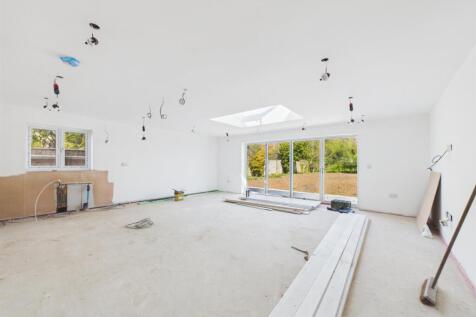 Open plan kitchen/dining room