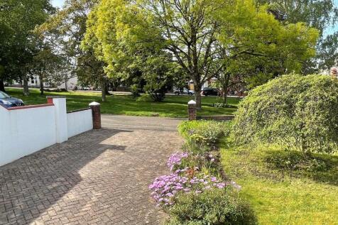 View over Neighbourhood Green