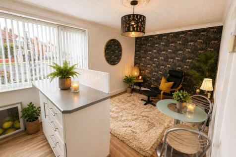 Kitchen / Living Area