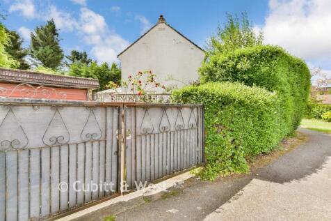 Driveway/Parking