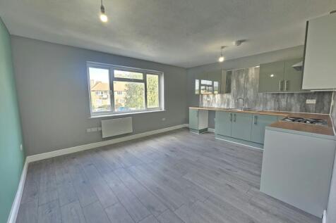 3 Bedroom Flat in BR1 4JX