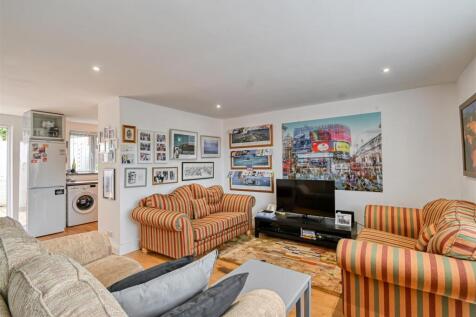 23 Cann Hall Drive-19.jpg