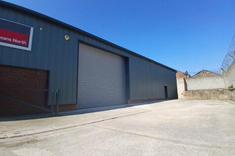 Warehouse to rent in moor top kirklees