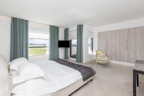 5 bed, 5 bath Detached in Edinburgh - Photo 22