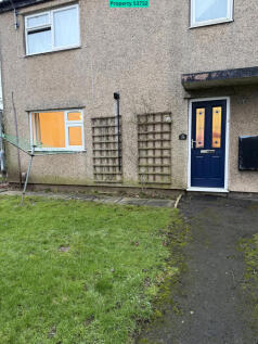 Property number 53732.
One bedroom ground floor flat in Holtpark Leeds.