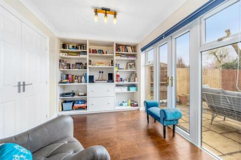 28 Ashton Hall Drive (Wyberton)-18.jpg