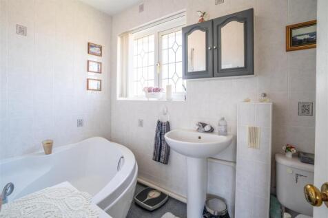 Large Family Bathroom