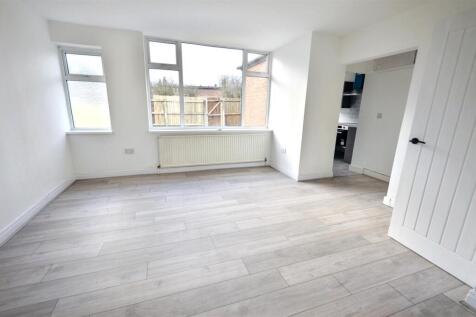 Open Plan Lounge / Dining Room