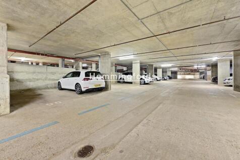 01-69f4GCHEMS- Apt 15 Kidderpore Ave - PArking -O