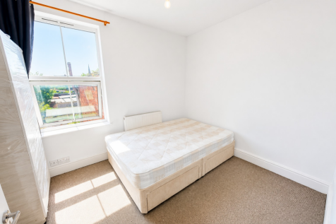 4 Bedroom Semi-Detached in WR1 1QE