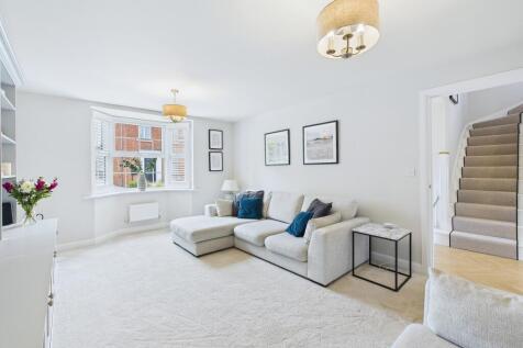 CAM03162G0-PR0107-STILL013