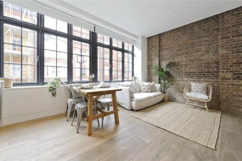 A fantastic one bedroom apartment located in a secure building close to Marylebone High Street.