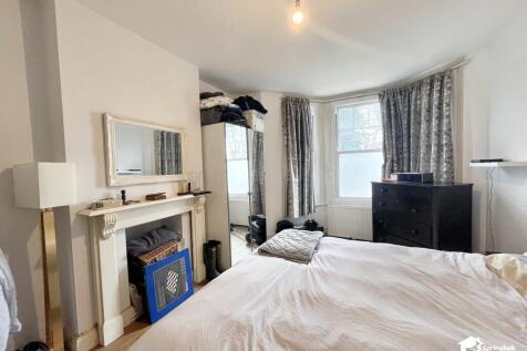 1 bed, 1 bath Apartment in London - Photo 7