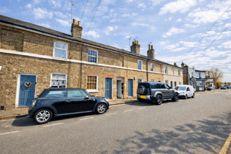 Flat 1, 4a, Anchor Street ( top of stairs), Chelm