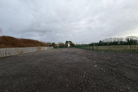 Warehouse to rent in thorne