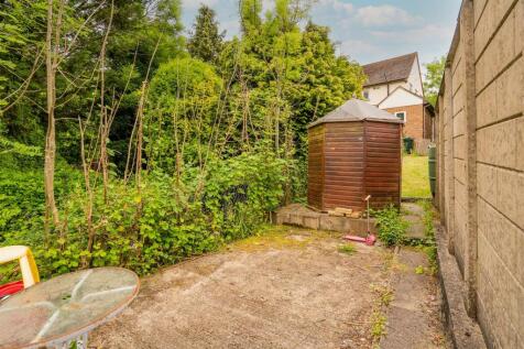 28 Highwood Crescent-14.jpg