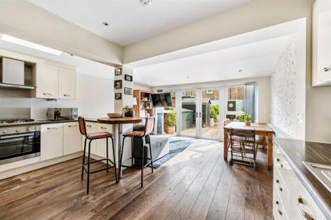 19 Berrymead Gardens-3.jpg