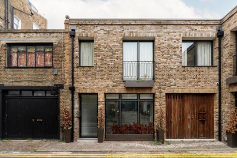 An exceptional one-bedroom duplex apartment to rent in Notting Hill, W11. SHORT LET This exceptional duplex apartment is set within a beautifully refurbished mews house, discreetly positioned along th